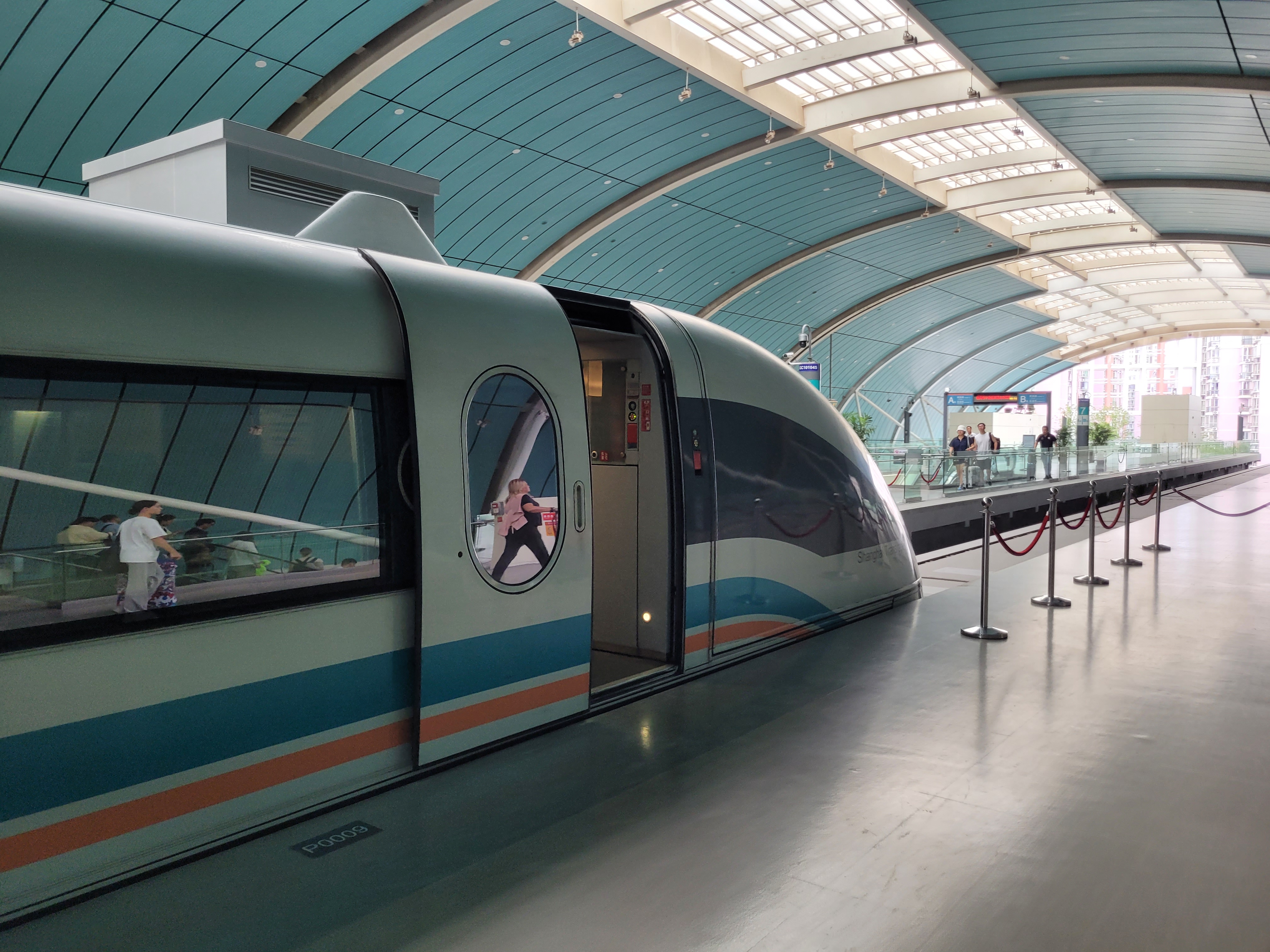 Shanghai: Maglev
